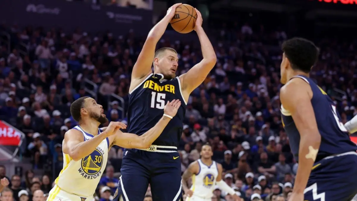 NBA: "Shai Gilgeous-Alexander reiht sich in exklusive NBA-Playoff-Liste mit Stephen Curry ein"